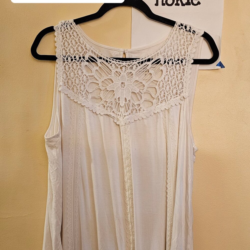 torrid nwot sleeveless top with crochet